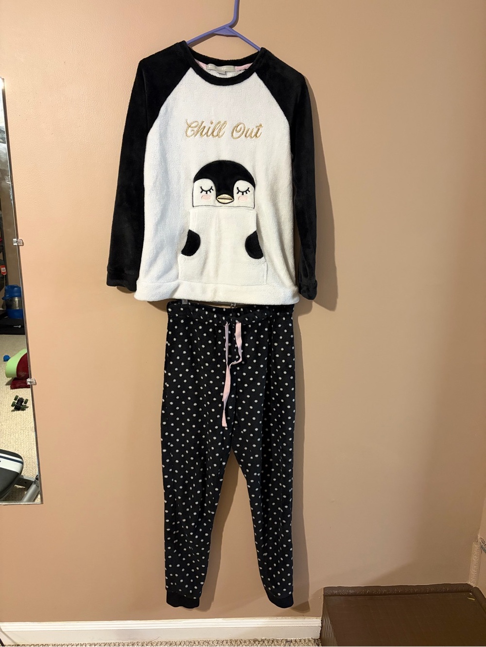Black & White Penguin 'Chill Out' Fleece Pajama Set